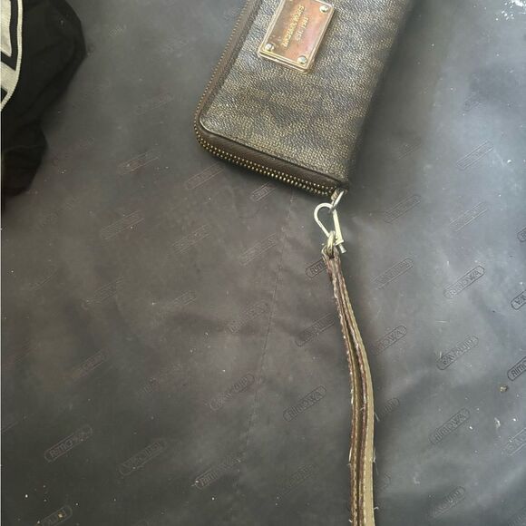 Michael Kors Wallet logo purse if wallet wristlet small purse handbag checkbook - Picture 5 of 6